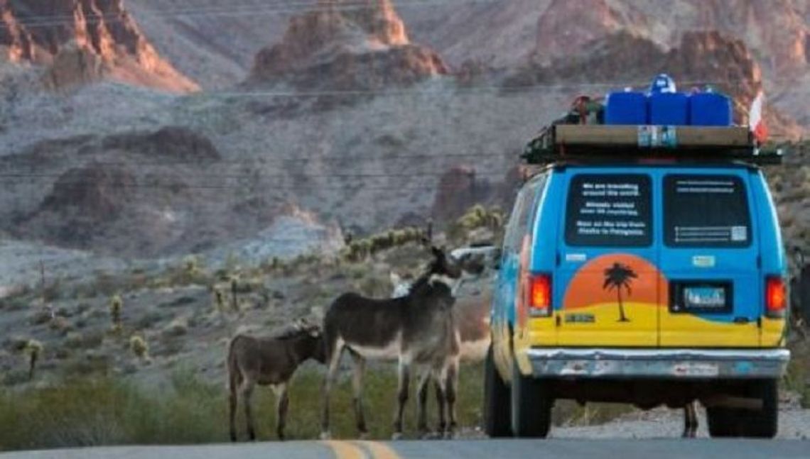 Spotkanie online "Busem przez świat. Droga 66"