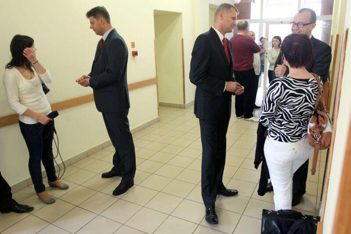 Sprawa recenzji książki europosła Piotrowskiego: Nie będzie procesu Sprawa recenzji książki europosła Piotrowskiego: Nie będzie procesu