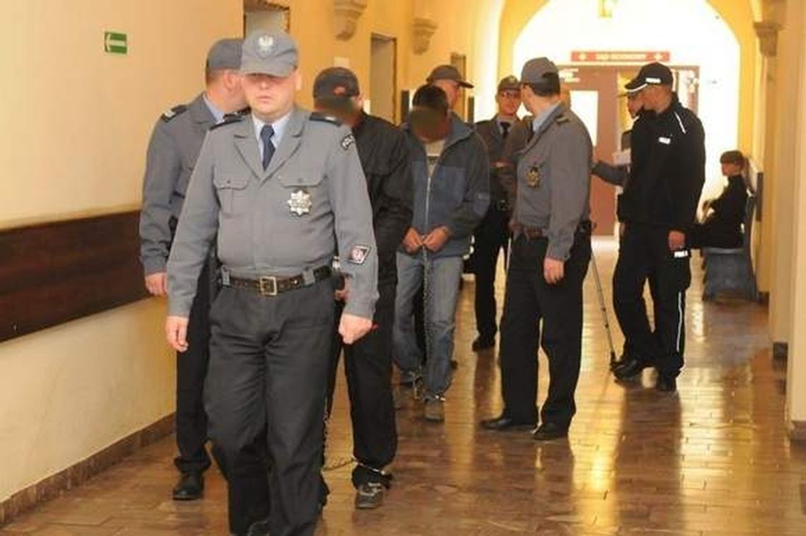 Sprawcy dyskutowali jak pozbyć się ciała. Wrzucić do rzeki, czy poćwiartować?