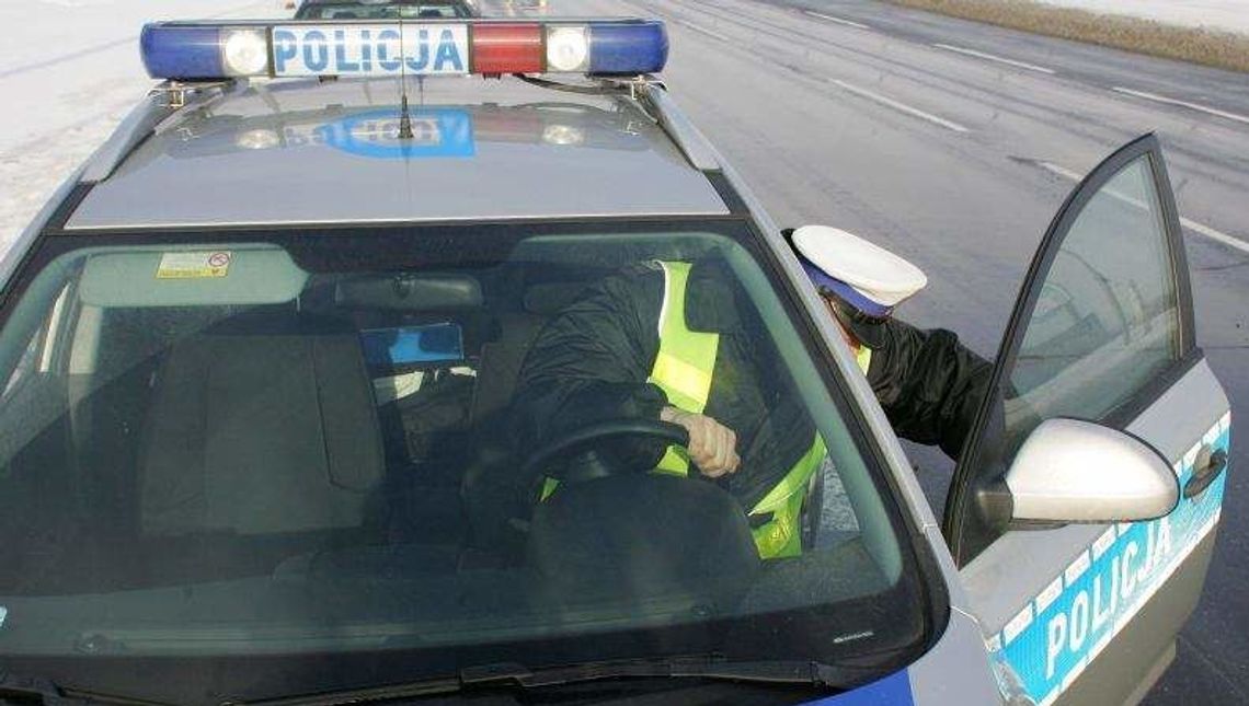 „Sprawdzić, czy matka siedzi z tyłu” w wydaniu z Biłgoraja. Siedziała obok