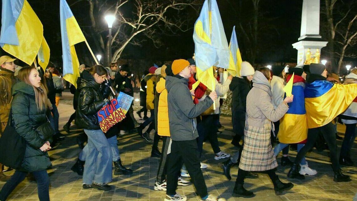 Sprzeciwiają się wojnie w Ukrainie i dali temu wyraz. Marsz Solidarności Młodych w Lublinie