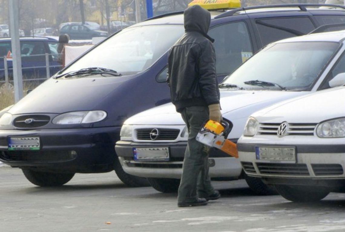 Sprzedają piły przed supermarketami: To podróbki?