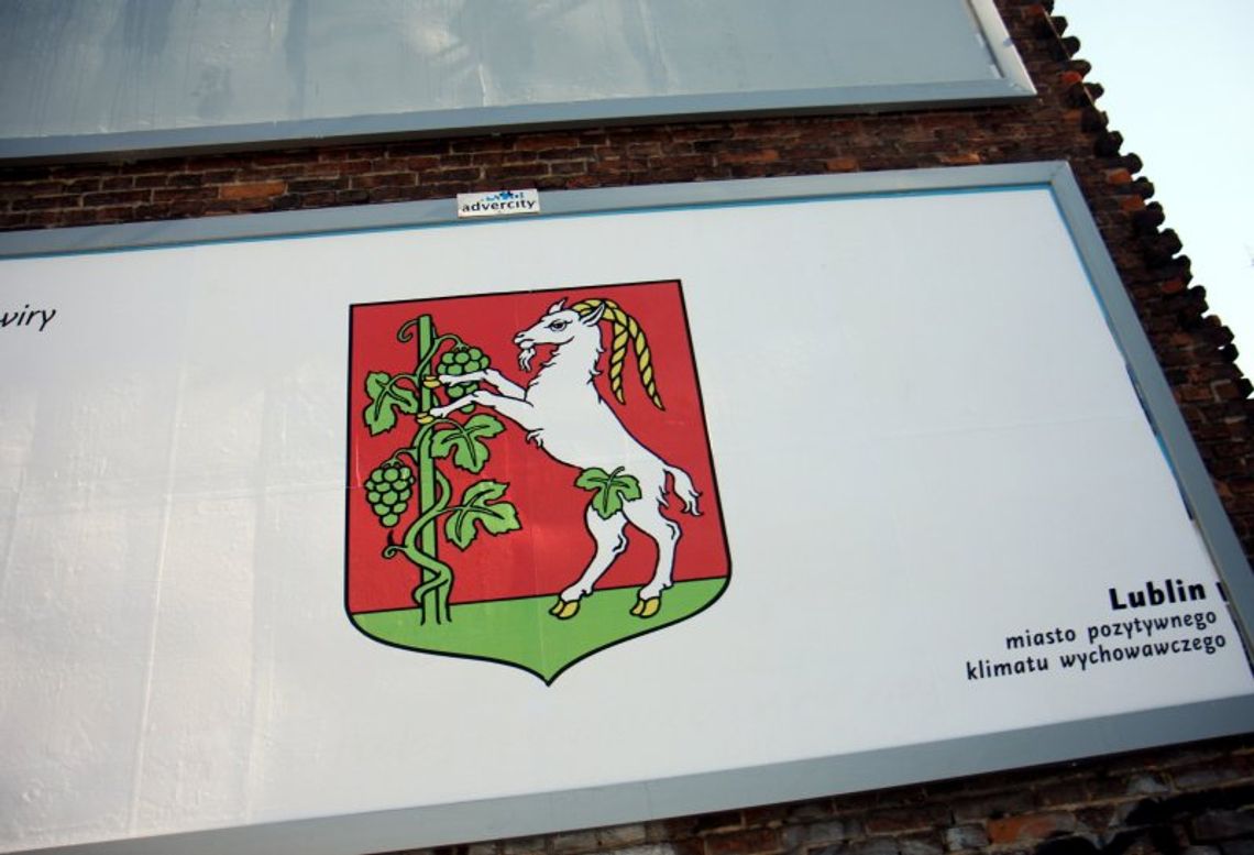 Środowiska kultury odpowiadają radnym billboardem. Zasłonili koziołkowi krocze Środowiska kultury odpowiadają radnym billboardem. Zasłonili koziołkowi krocze