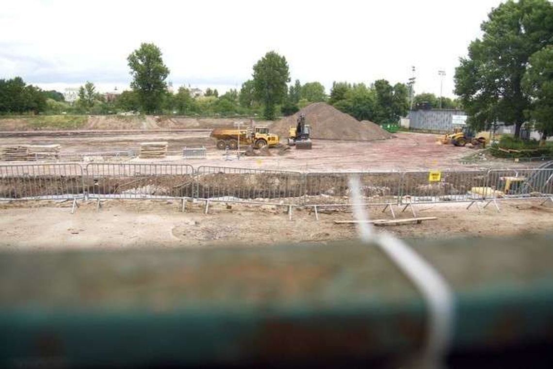 Stadion lekkoatletyczny przy al. Piłsudskiego zniknął. Nowy musi powstać szybko Stadion lekkoatletyczny przy al. Piłsudskiego zniknął. Nowy musi powstać szybko
