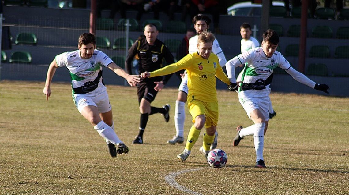 Stal Kraśnik – Granit Bychawa 1:1, zmiana lidera i gol z przewrotki w Krasnymstawie