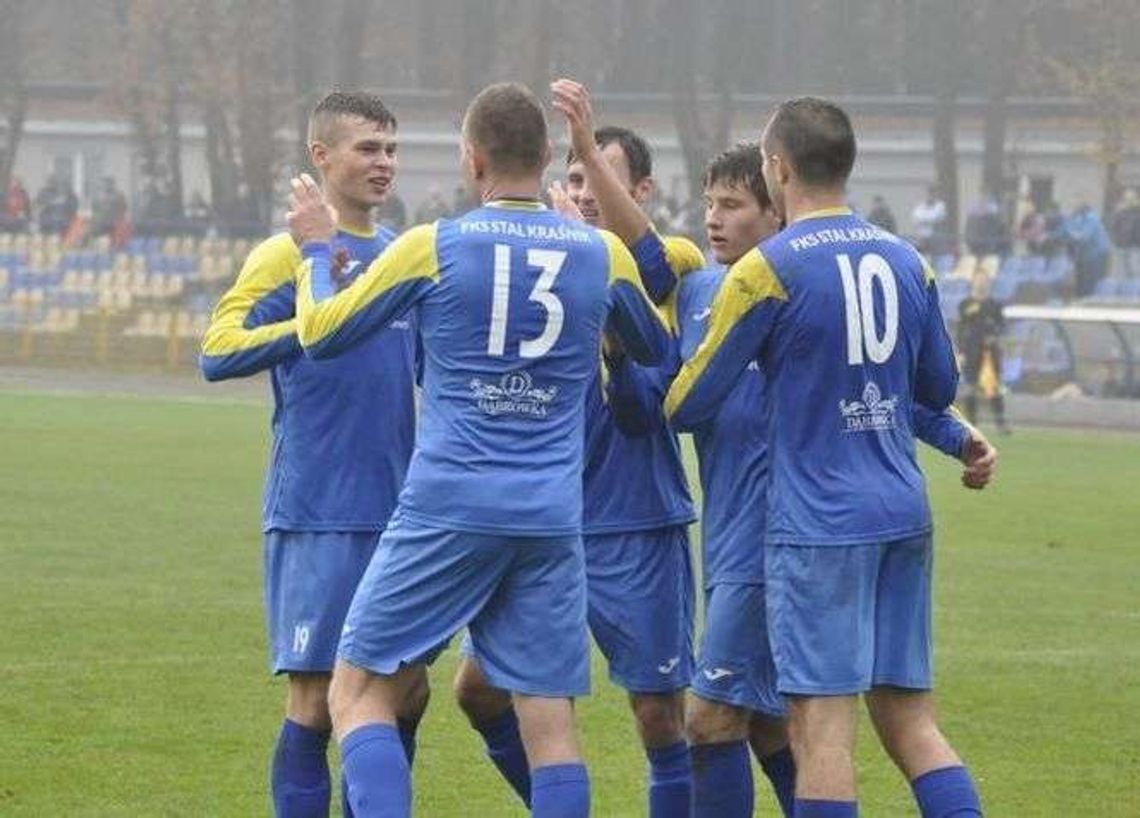 Stal Kraśnik - Kryształ 3:1. Lidera już im nie zabiorą Stal Kraśnik - Kryształ 3:1. Lidera już im nie zabiorą
