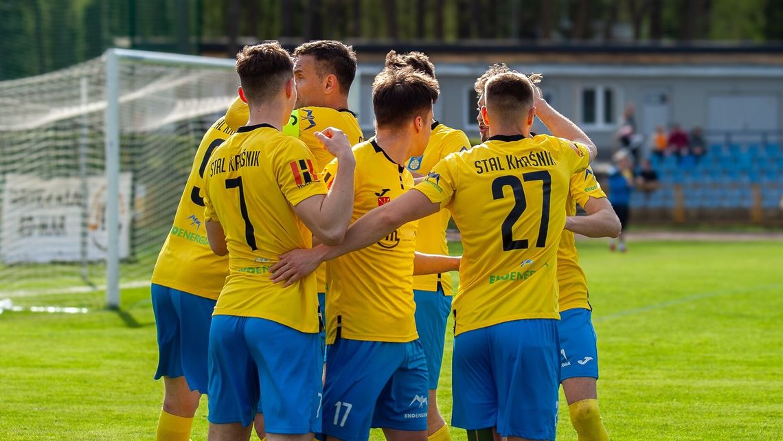 Stal Kraśnik lepsza od Lewartu, Janowianka ma tylko punkt straty do lidera Stal Kraśnik lepsza od Lewartu, Janowianka ma tylko punkt straty do lidera