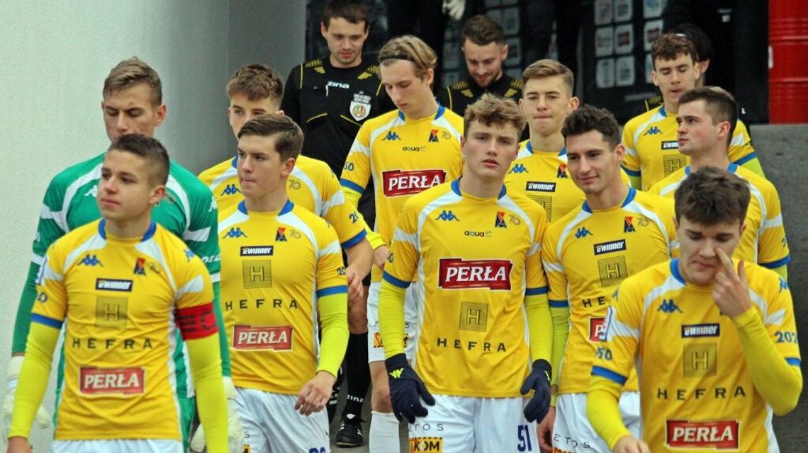 Stal Kraśnik – Motor II Lublin 1:2. Rzut wolny za trzy punkty Stal Kraśnik – Motor II Lublin 1:2. Rzut wolny za trzy punkty