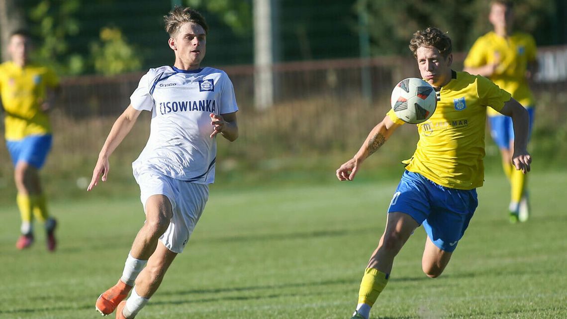 Stal Kraśnik świetnie zaczęła mecz z KS Cisowianka, ale najadła się jeszcze strachu. Rezygnacja Łukasza Gizy Stal Kraśnik świetnie zaczęła mecz z KS Cisowianka, ale najadła się jeszcze strachu. Rezygnacja Łukasza Gizy