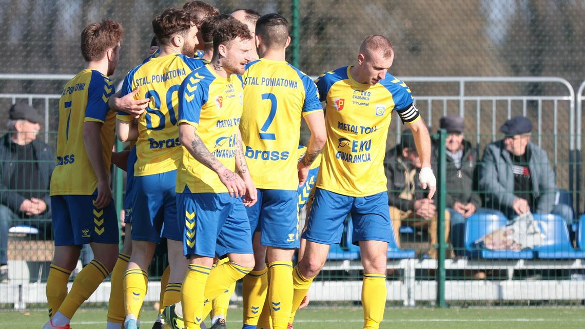 Stal Poniatowa lepsza od Startu Krasnystaw, dobra passa Huraganu trwa