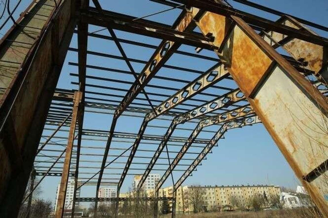 Stalowy szkielet na Czubach. Co dalej z niedokończoną inwestycją?