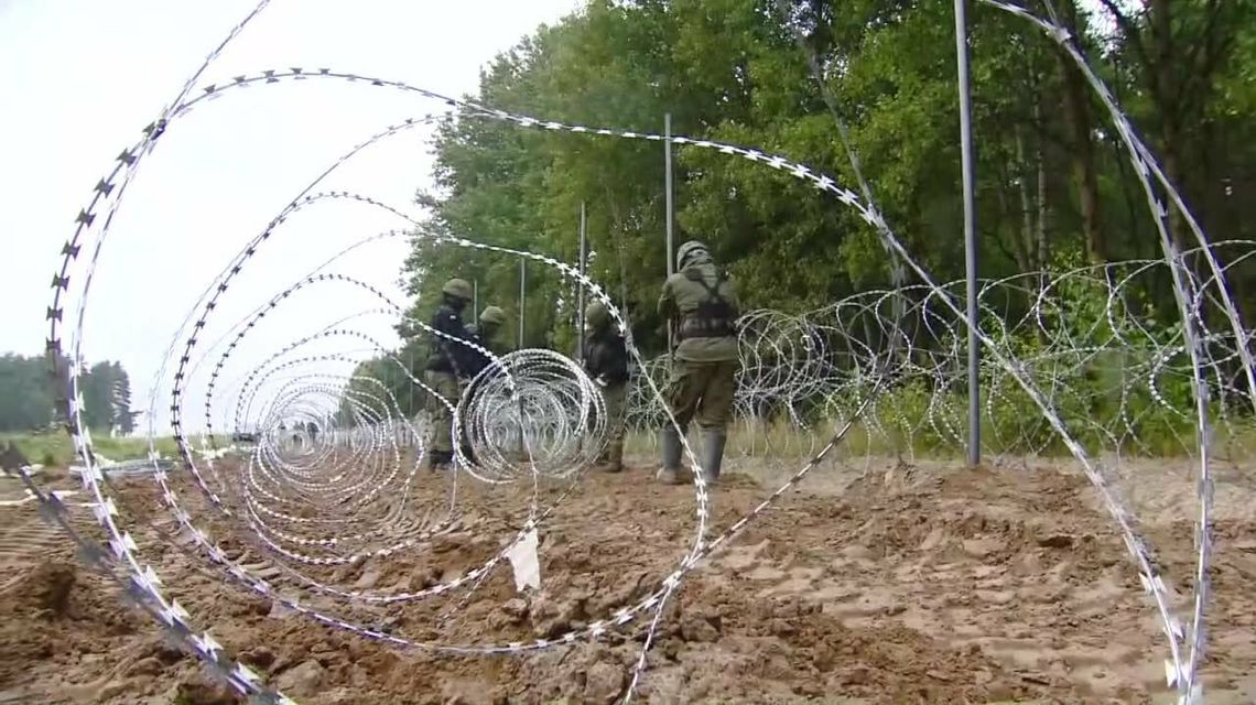 Stan wyjątkowy już obowiązuje. "Trochę może to przypominać stan wojenny" Stan wyjątkowy już obowiązuje. "Trochę może to przypominać stan wojenny"
