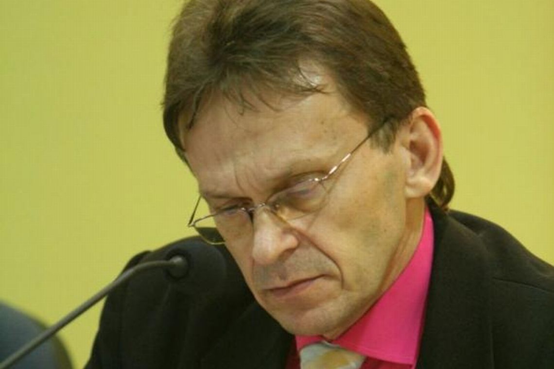 Stanowisko jedno, a urzędników dwóch. Co zrobi burmistrz?