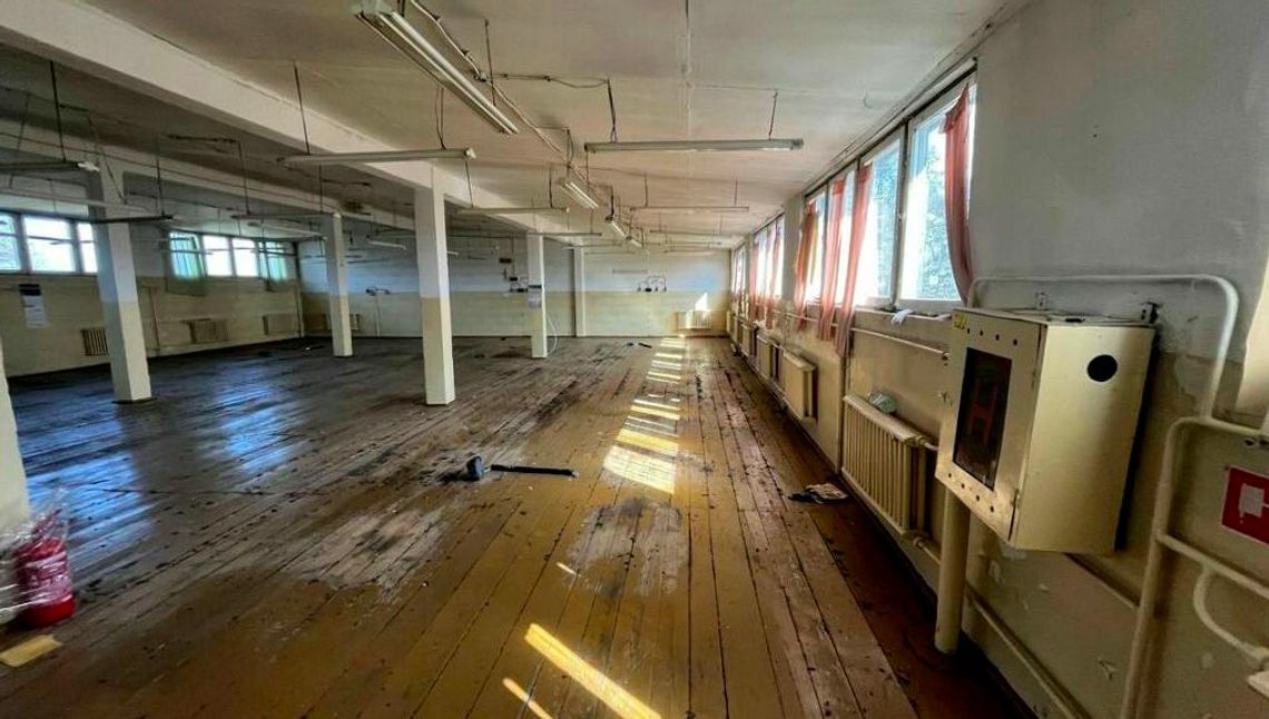 Stara szwalnia czeka na kupca. Powiat na pieniądze