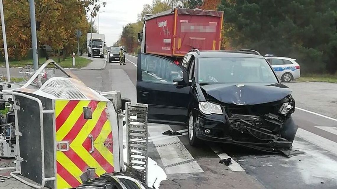 Staranował maszynę do malowania pasów. W środku siedział operator