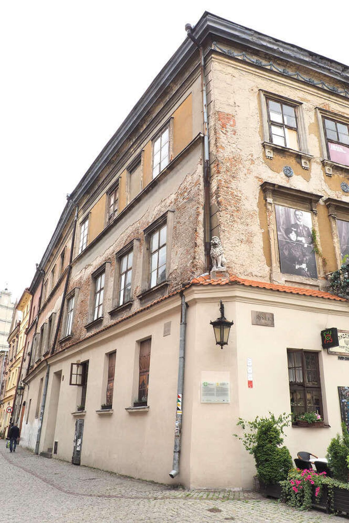 Stare Miasto. Chcą zrobić hotel i restaurację, odkryli starodawne malowidła (zdjęcia)