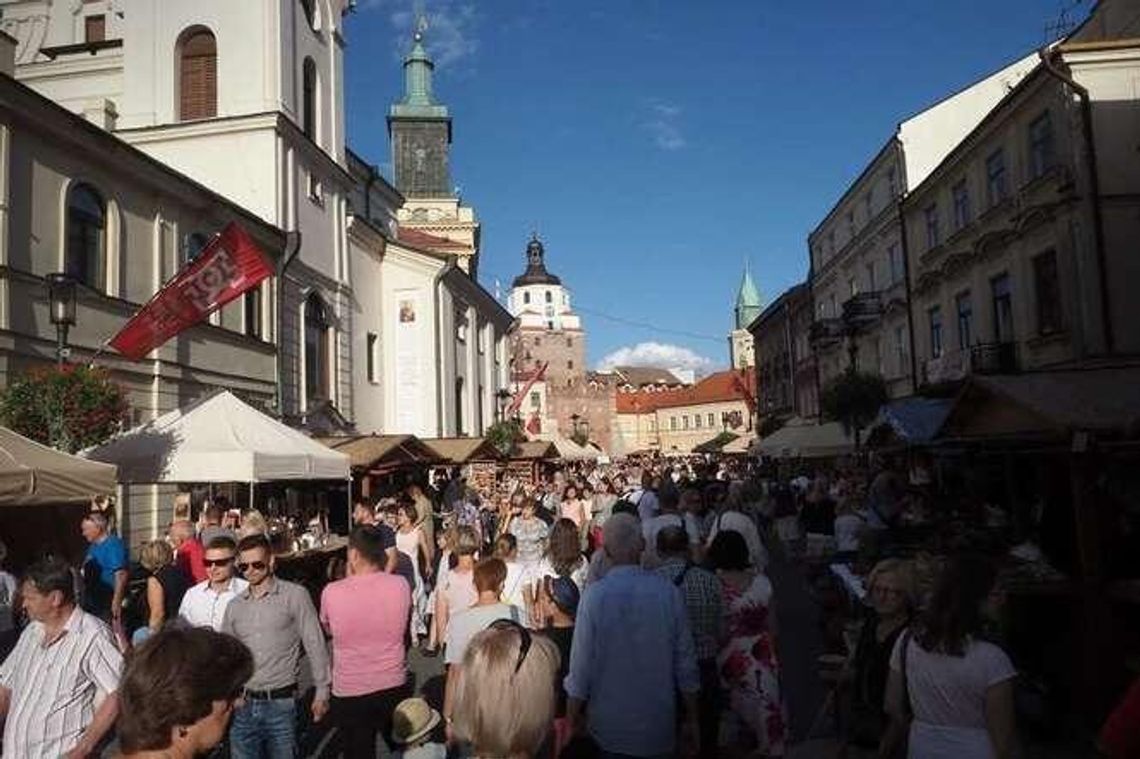 Stare Miasto pęka w szwach. Tłumy na Jarmarku Jagiellońskim Stare Miasto pęka w szwach. Tłumy na Jarmarku Jagiellońskim