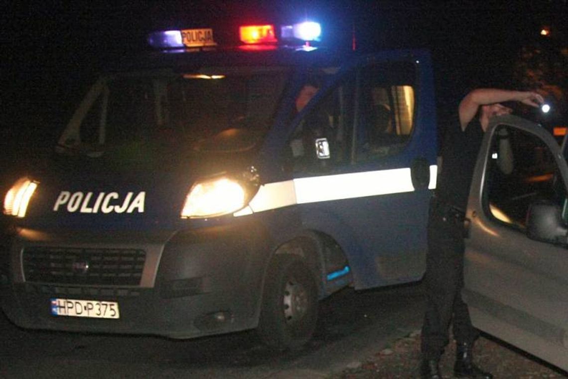 Starościn: W szpitalu zmarł kierowca, który w nocy wjechał do rowu