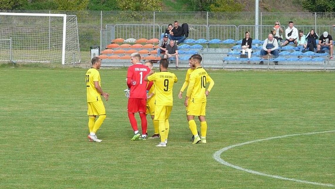 Start Krasnystaw – Stal Kraśnik 1:0. Zmiana lidera i reszta wyników w grupie drugiej Hummel IV ligi Start Krasnystaw – Stal Kraśnik 1:0. Zmiana lidera i reszta wyników w grupie drugiej Hummel IV ligi