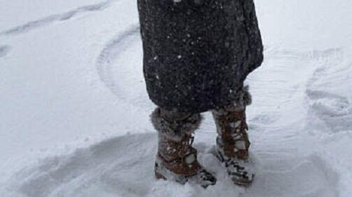 Staruszka błąkała się na polach. Nie wiedziała, gdzie jest 