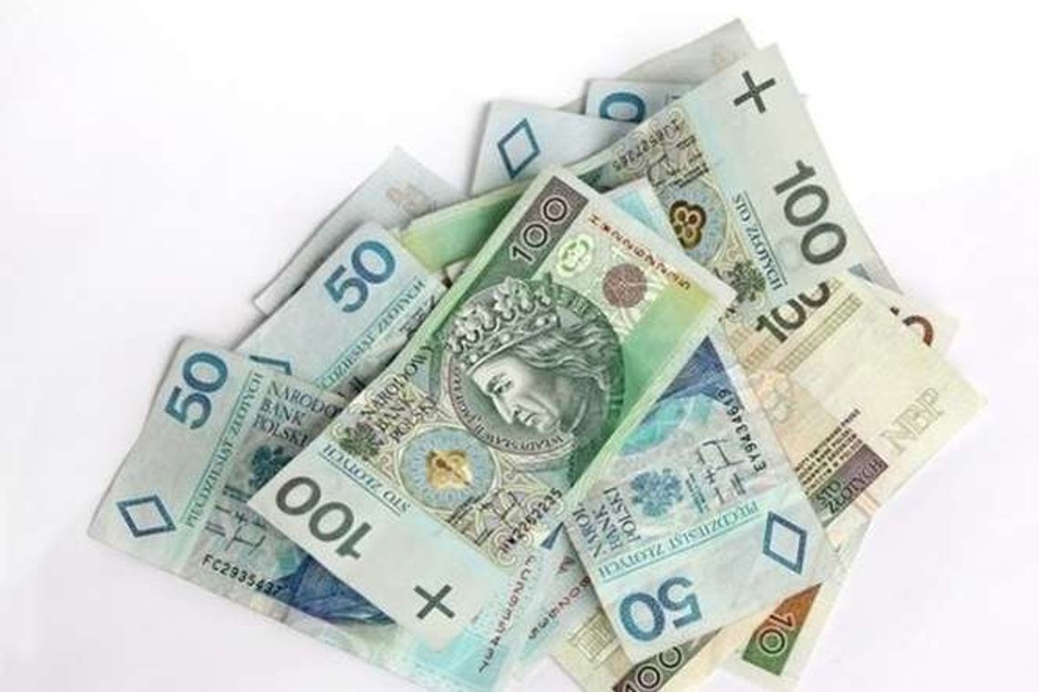 Staruszka chciała kupić piec, ale zgubiła pieniądze. Pomógł uczciwy człowiek