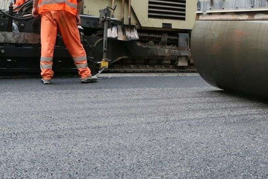 Stary asfalt z ul. Krężnickiej trafi na inne ulice
