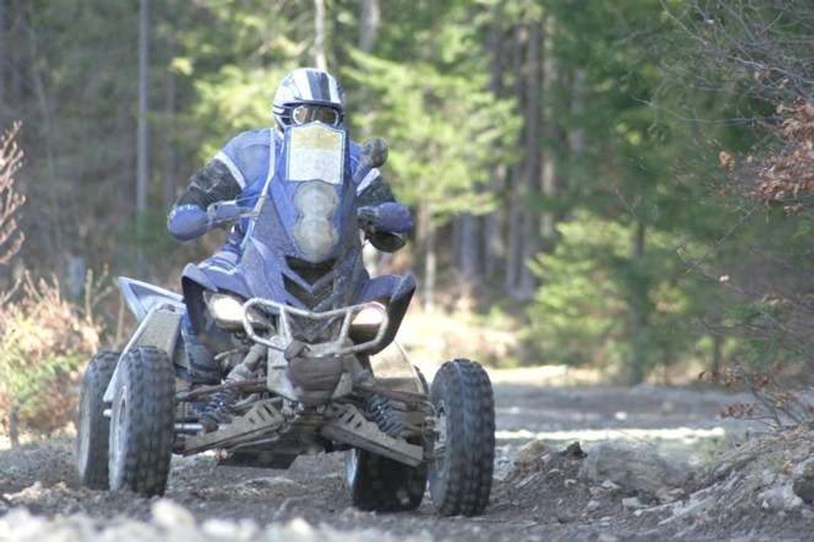 Stary Gaj w Lublinie: Quadami i motocyklami rozjeżdżają lasy, za nic mają przepisy i bezpieczeństwo innych Stary Gaj w Lublinie: Quadami i motocyklami rozjeżdżają lasy, za nic mają przepisy i bezpieczeństwo innych