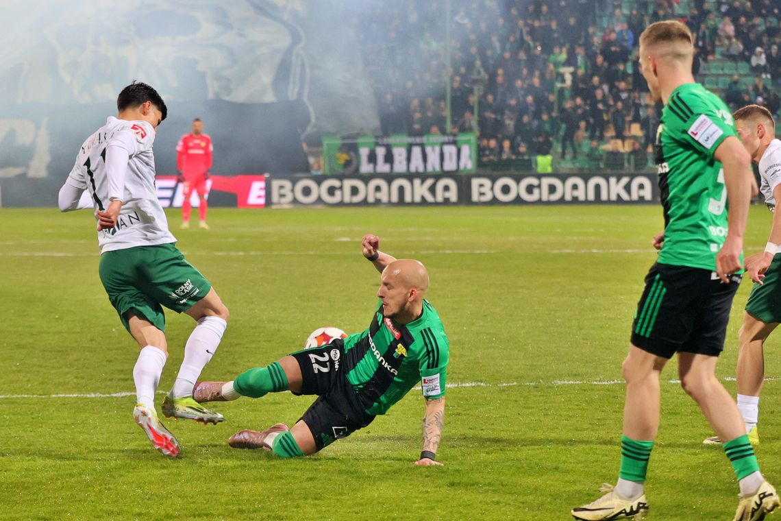 Status quo pomiędzy Górnikiem Łęczna, a Stalą Mielec zachowane. Wyniki i tabela Betclic I Ligi