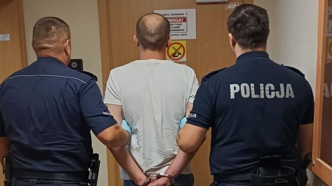 Stawił się na dozór… z narkotykami w skarpecie