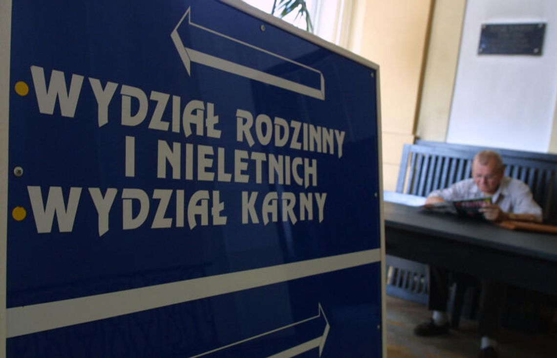 Stażysta z wyrokiem pracuje w sądzie