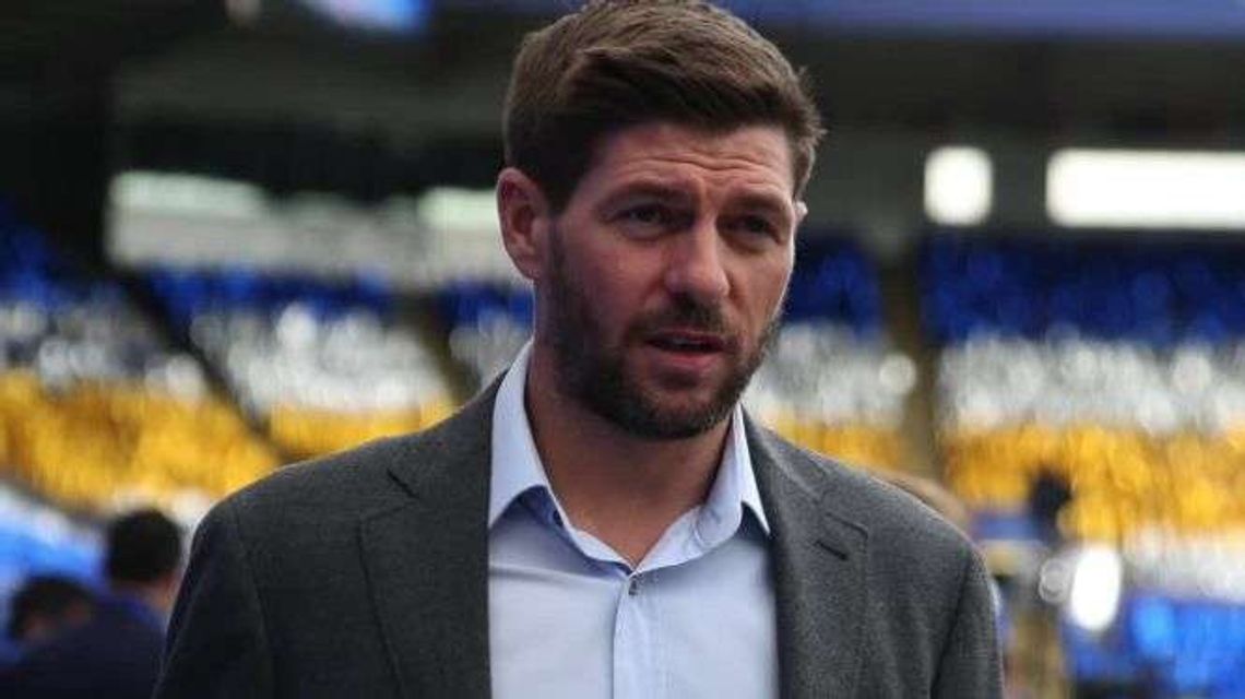 Steven Gerrard zaczyna pracę trenera (wideo) Steven Gerrard zaczyna pracę trenera (wideo)