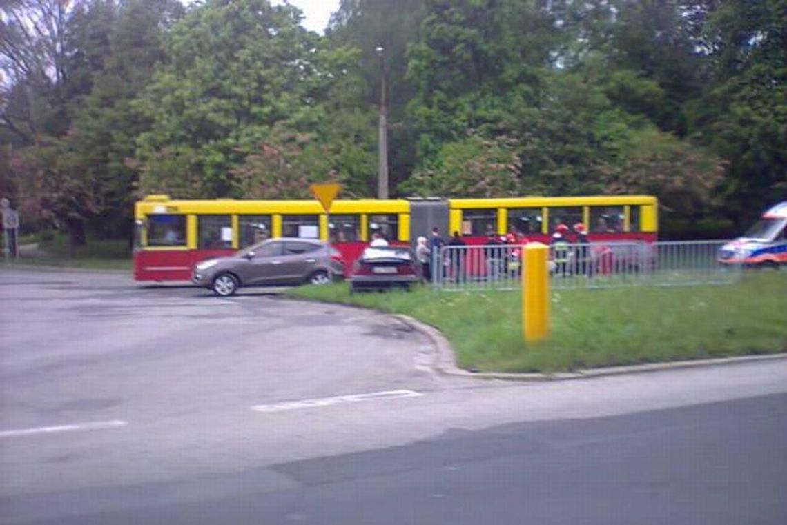 Stłuczka na Filaretów. Uwaga na utrudnienia w ruchu Stłuczka na Filaretów. Uwaga na utrudnienia w ruchu
