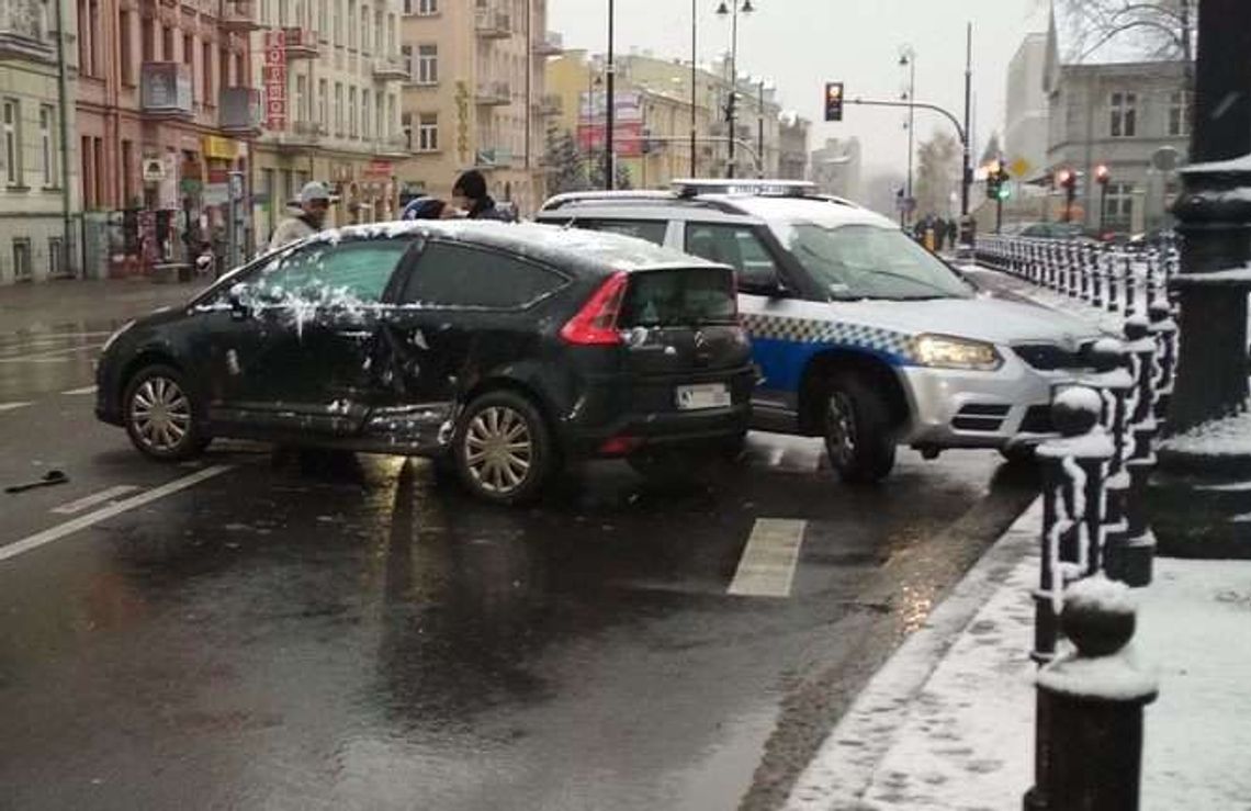 Stłuczka na ul. 3 Maja w Lublinie, jeden z kierowców uciekł [zdjęcia]