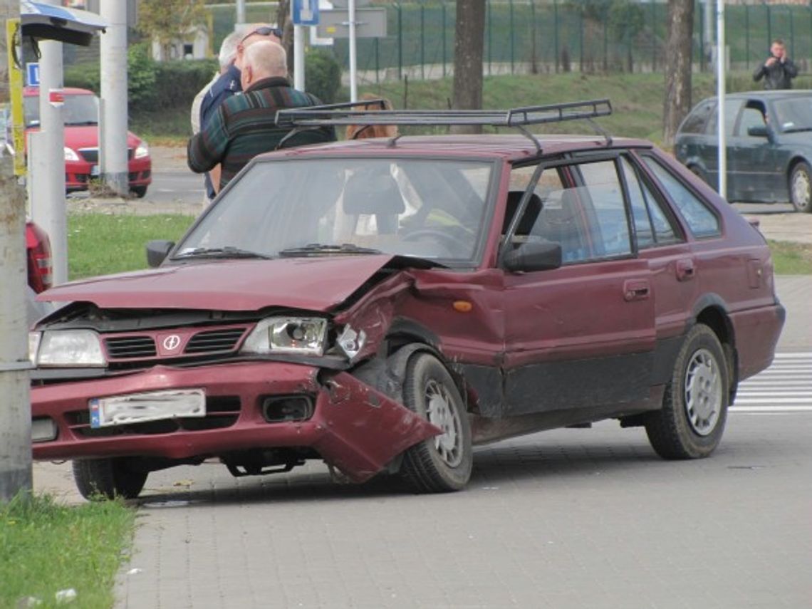 Stłuczki koło Gali. Nie działa sygnalizacja Stłuczki koło Gali. Nie działa sygnalizacja