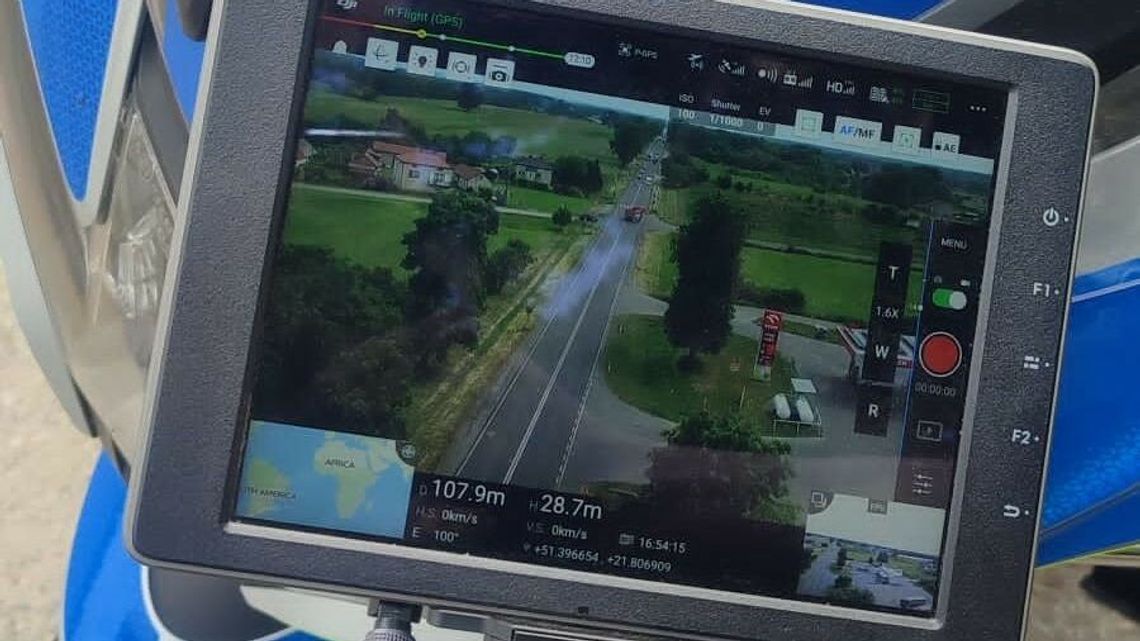 Sto wykroczeń w jeden dzień. Kierowców śledził dron Sto wykroczeń w jeden dzień. Kierowców śledził dron