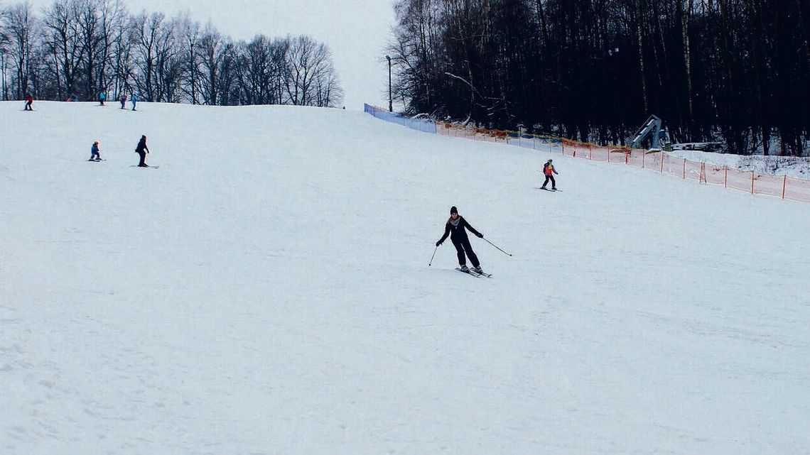 Stoki otwarte, a narciarzy pilnuje policja i sanepid