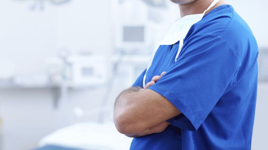 Stomatolog z Lublina zaczął dziwnie się zachowywać. Kobieta uciekła i wezwała policję