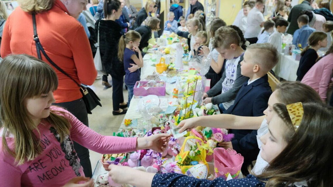 Stowarzyszenie im. Karoliny Majewskiej pomaga chorym dzieciom. I chce włączyć w to szkoły
