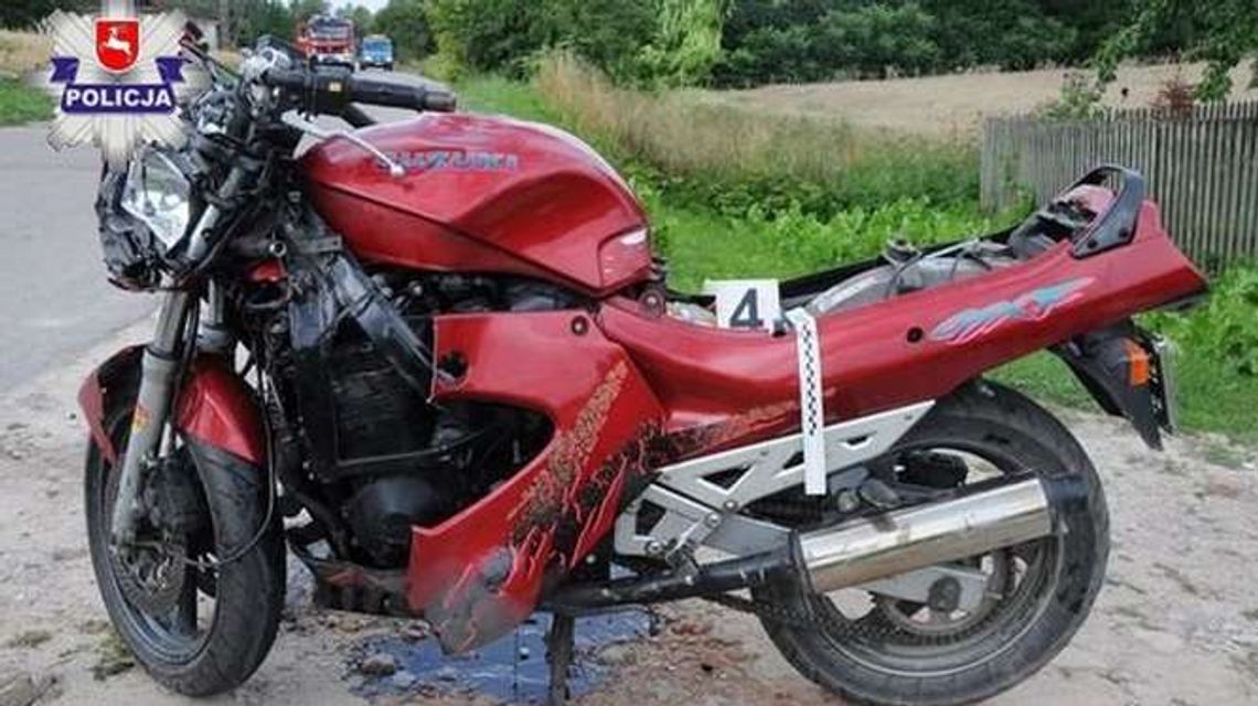 Stracił panowanie, rozbił się na zaparkowanym aucie. 27-latek nie żyje