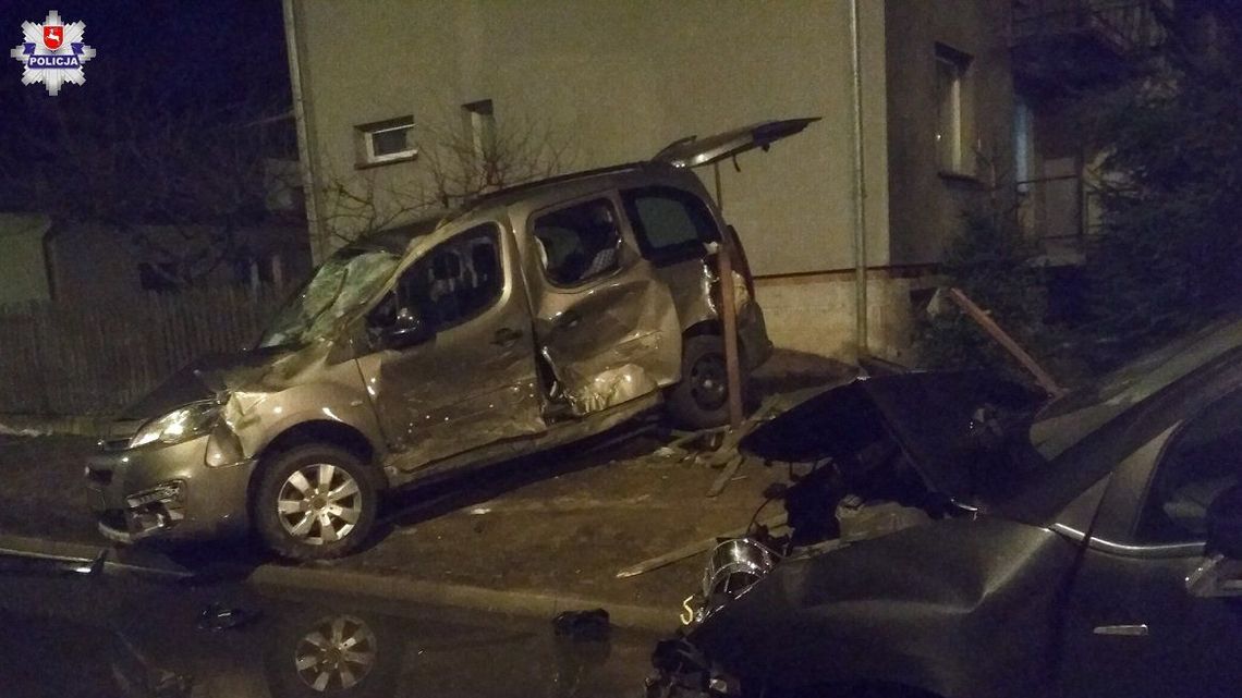 Stracił prawo jazdy po miesiącu. 19-latek doprowadził do zderzenia [zdjęcia]