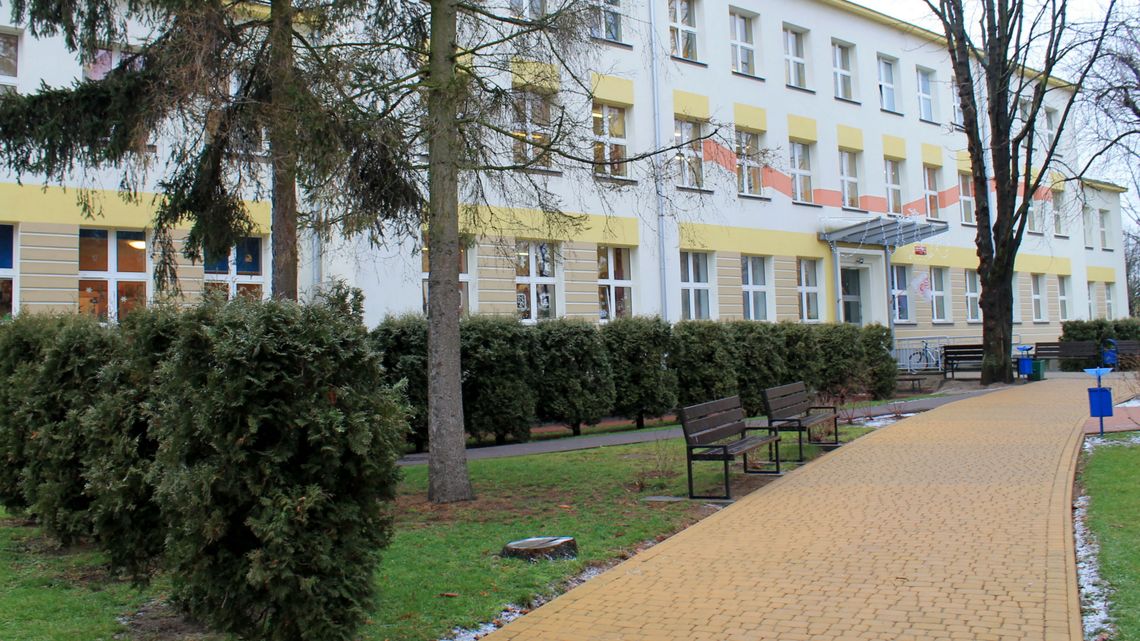 Straciła szansę na pracę przez dyrektorkę szkoły? Radni z komisji przyznali skarżącej rację Straciła szansę na pracę przez dyrektorkę szkoły? Radni z komisji przyznali skarżącej rację