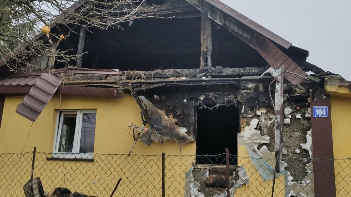 Stracili dom w pożarze. Córka chce pomóc mamie i braciom, uruchamia internetową zbiórkę