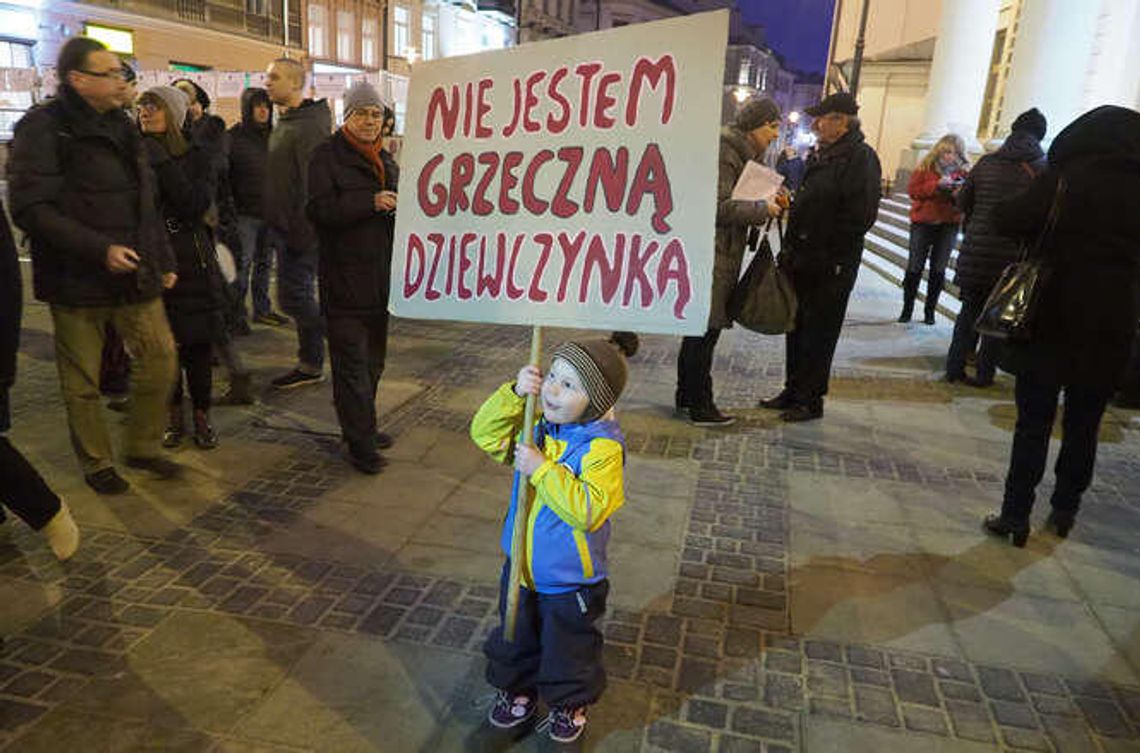 Strajk Kobiet. Uczciły setną rocznicę uzyskania praw wyborczych przez Polki