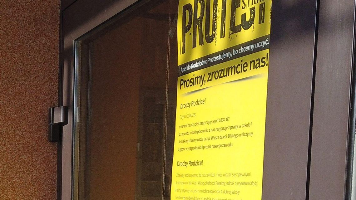 Strajk nauczycieli w Chełmie. Protest odbywa się w 22 placówkach Strajk nauczycieli w Chełmie. Protest odbywa się w 22 placówkach
