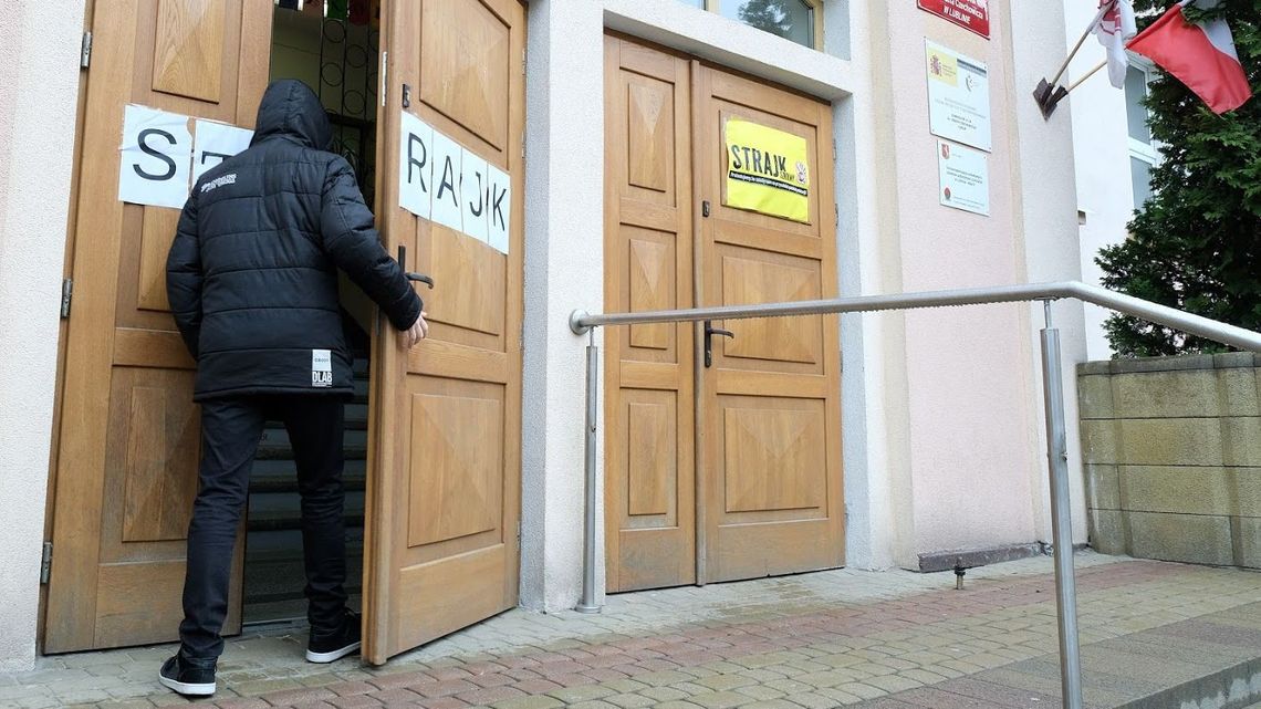 Strajk nauczycieli zawieszony! "Musieliśmy wziąć odpowiedzialność za uczniów"