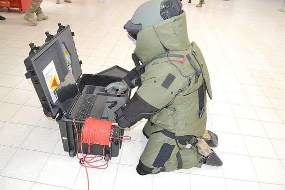 Straż graniczna otrzymała kombinezon przeciwwybuchowy Straż graniczna otrzymała kombinezon przeciwwybuchowy