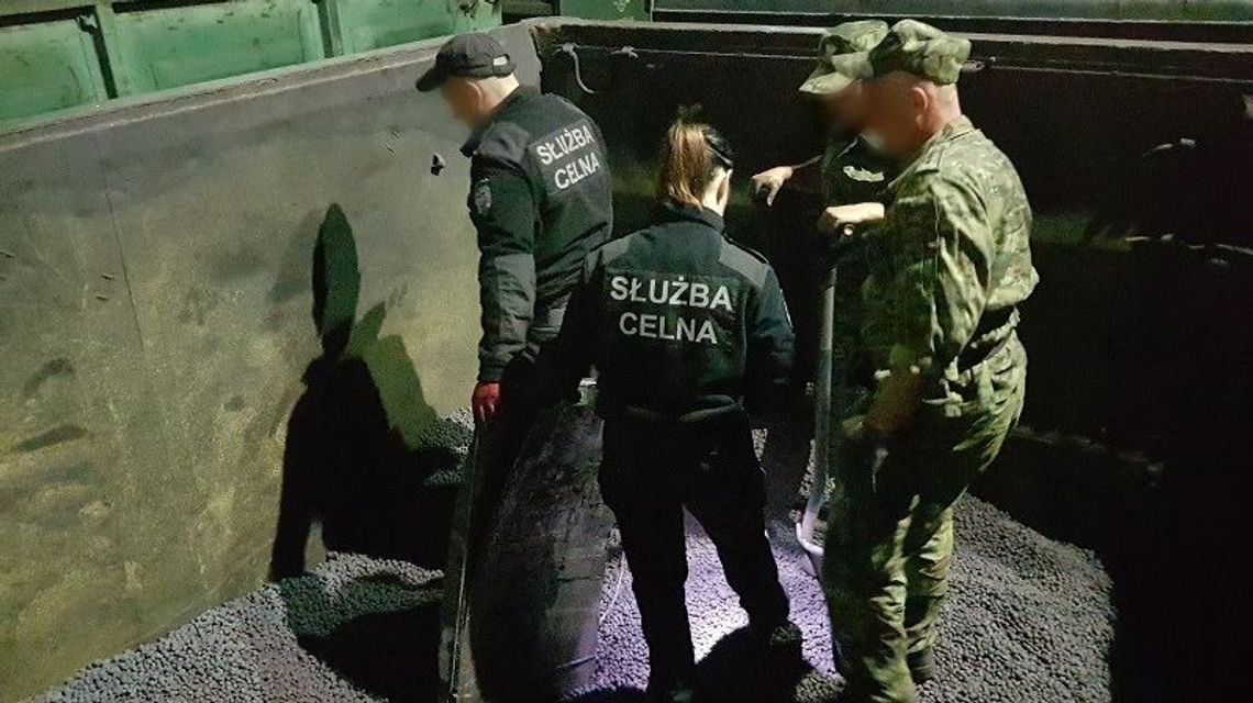 Straż Graniczna zabezpieczyła papierosy warte 37 tys. zł. Były w wagonie z rudą żelaza Straż Graniczna zabezpieczyła papierosy warte 37 tys. zł. Były w wagonie z rudą żelaza