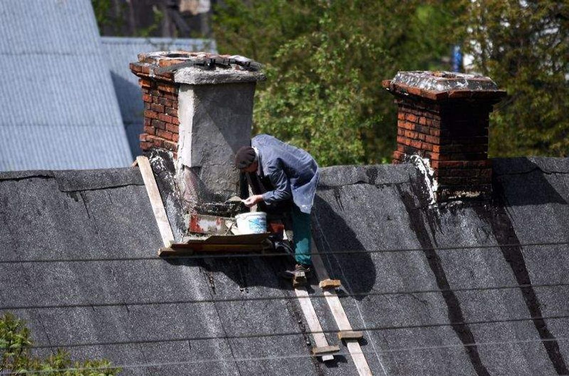 Straż Miejska będzie kontrolować czym palimy w piecu. Sprawdzą dym Straż Miejska będzie kontrolować czym palimy w piecu. Sprawdzą dym