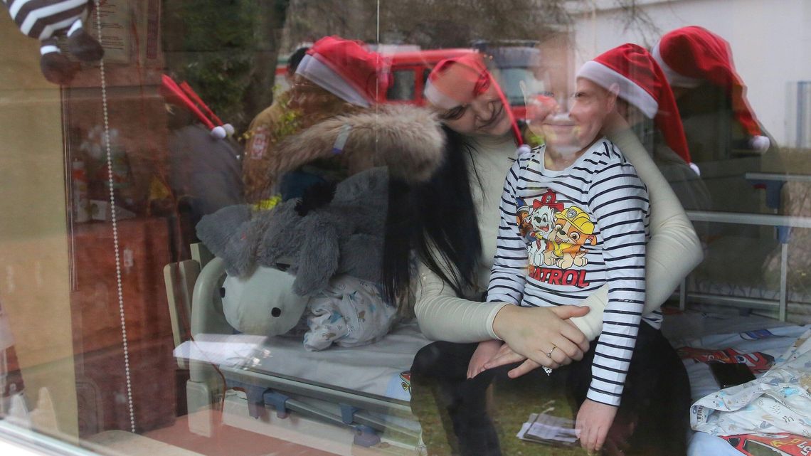 Strażacy, alpaki, orkiestra i mnóstwo prezentów dla dzieci z lubelskich szpitali Strażacy, alpaki, orkiestra i mnóstwo prezentów dla dzieci z lubelskich szpitali