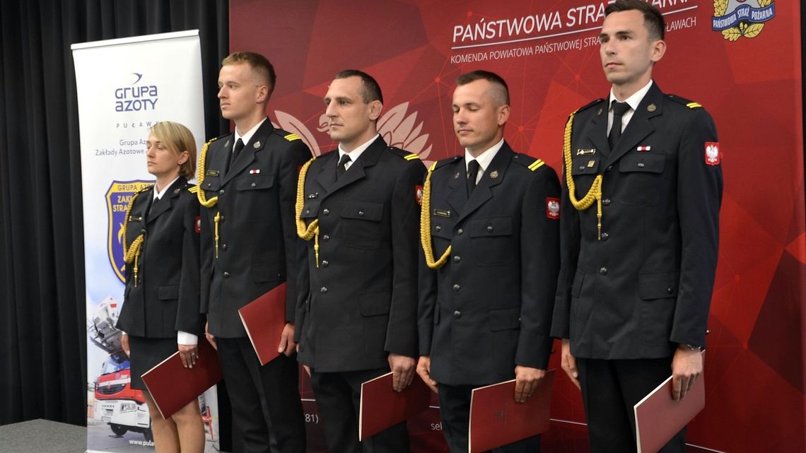 Strażacy mieli swój dzień. Awanse i odznaczenia Strażacy mieli swój dzień. Awanse i odznaczenia